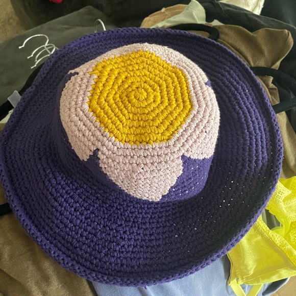 Nwot Free People bucket hat super cute - Picture 3 of 3